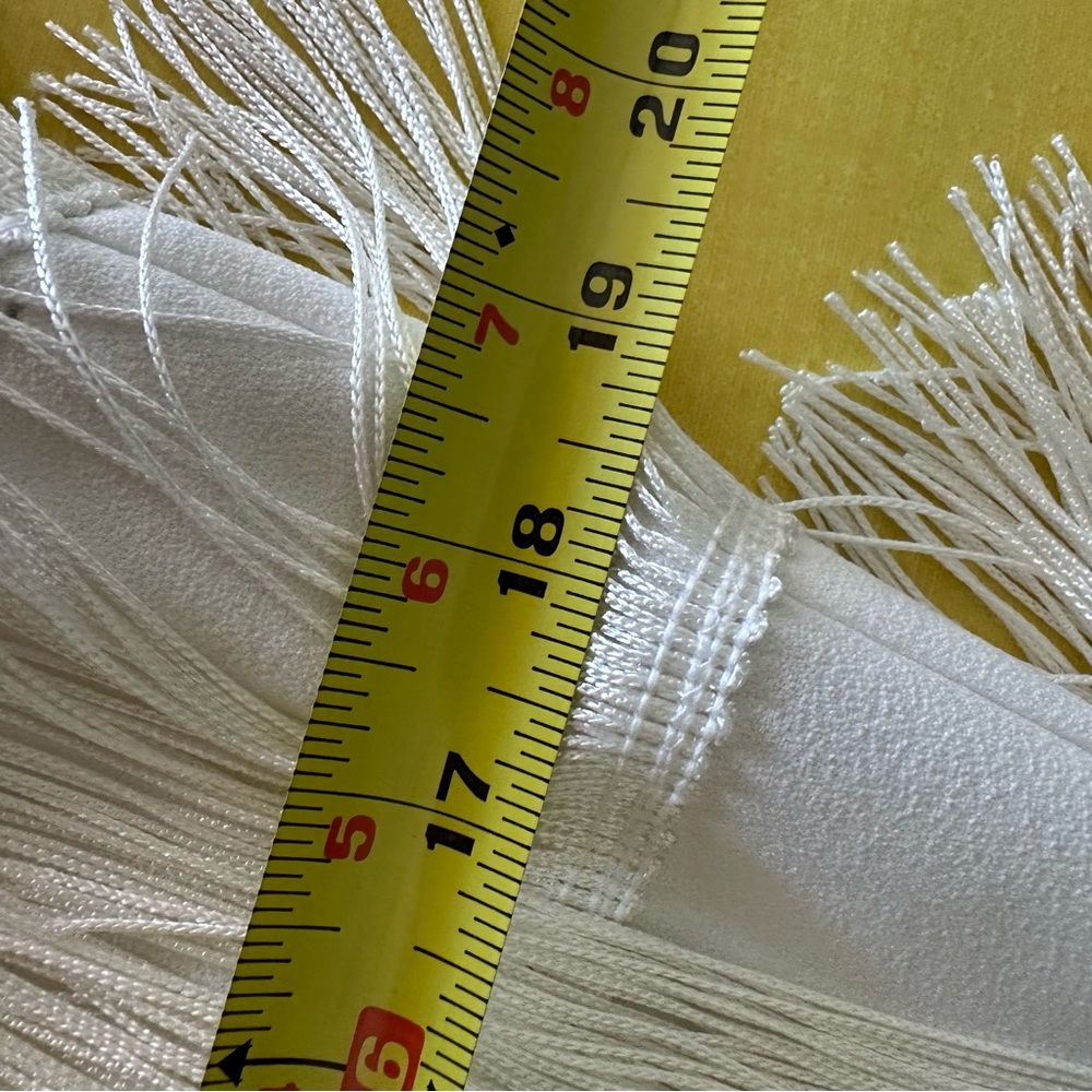 Super fun and sexy white all over fringe 60s or Gatsby dress costume - Picture 6 of 9